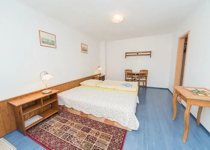 Guest house U Kostela 3*